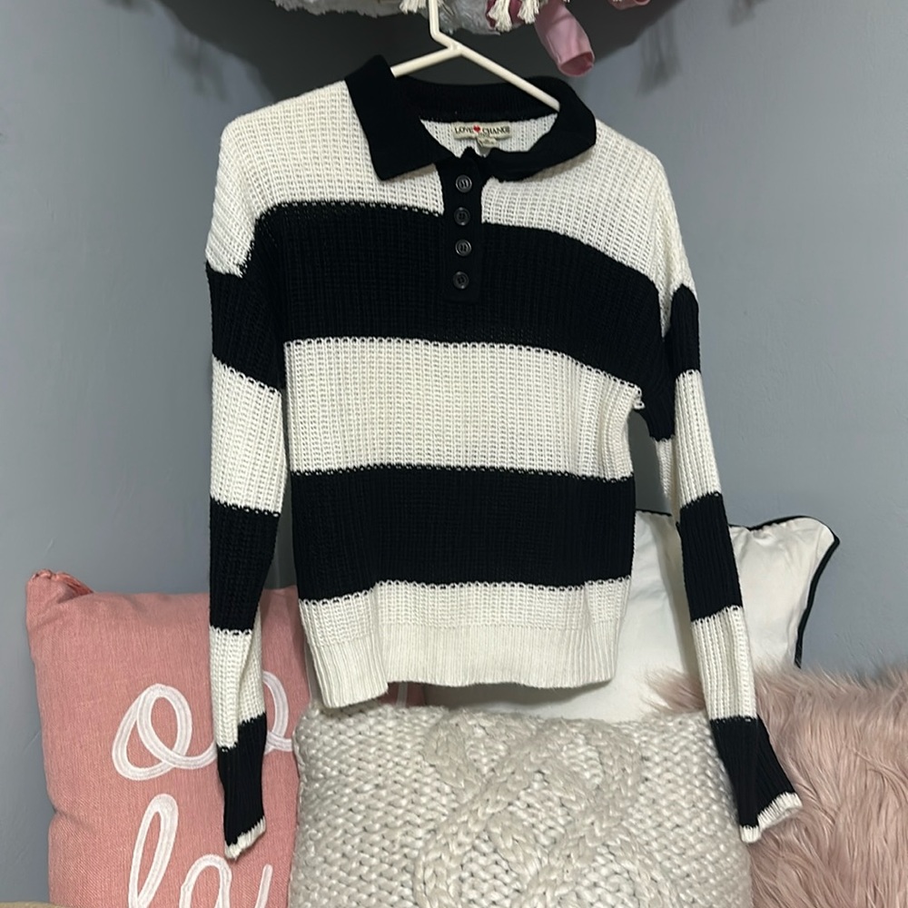 Black and white button up sweater, Size Small. Brand, Love Change Italy